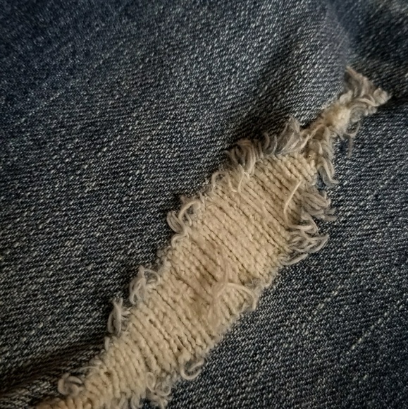 Mudd Ripped Capri/Cropped Jeans - Picture 4 of 4